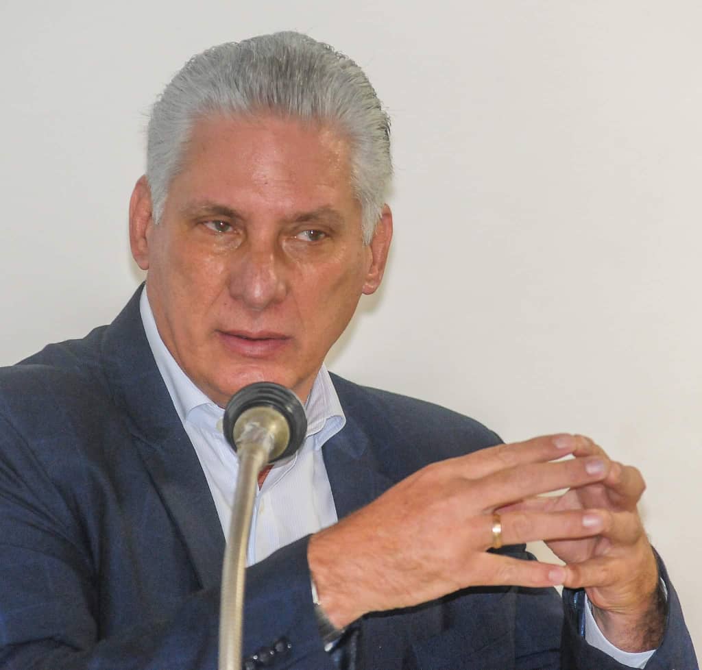 Este domingo, <a href="/DiazCanelB/">Miguel Díaz-Canel Bermúdez</a> en la ANPP: "El heroísmo de este pueblo es tan extraordinario, que a veces no nos percatamos cuánto hemos superado para estar aquí". Nos siguen tirando a matar... Pero ni pueden, ni podrán. Es #Cuba.