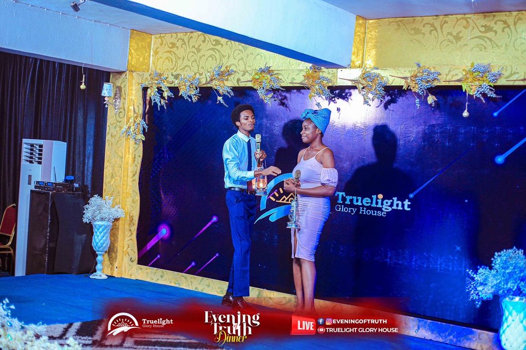 tlghofficial's tweet image. Didactic. Powerful. Creative!

These words explicitly describes the presentation of the @d_microphonist tonight!

.
.
.
#EveningOfTruth #EVOTDinner #EVOT #TLGH #TLMEDIA