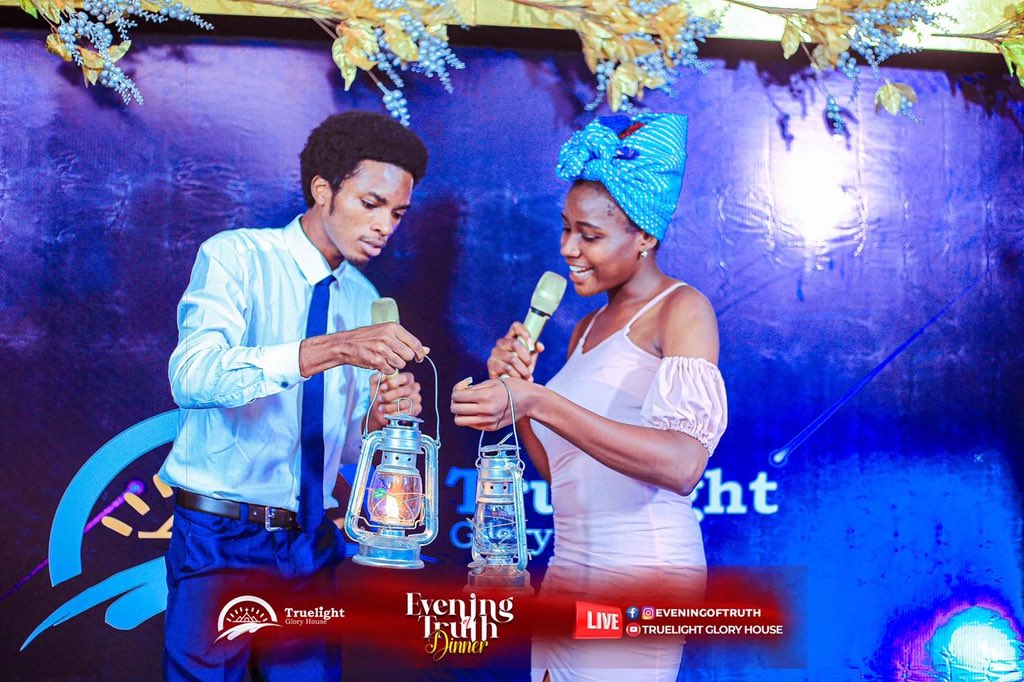 tlghofficial's tweet image. Didactic. Powerful. Creative!

These words explicitly describes the presentation of the @d_microphonist tonight!

.
.
.
#EveningOfTruth #EVOTDinner #EVOT #TLGH #TLMEDIA