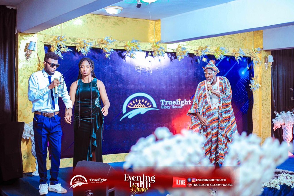 tlghofficial's tweet image. Didactic. Powerful. Creative!

These words explicitly describes the presentation of the @d_microphonist tonight!

.
.
.
#EveningOfTruth #EVOTDinner #EVOT #TLGH #TLMEDIA