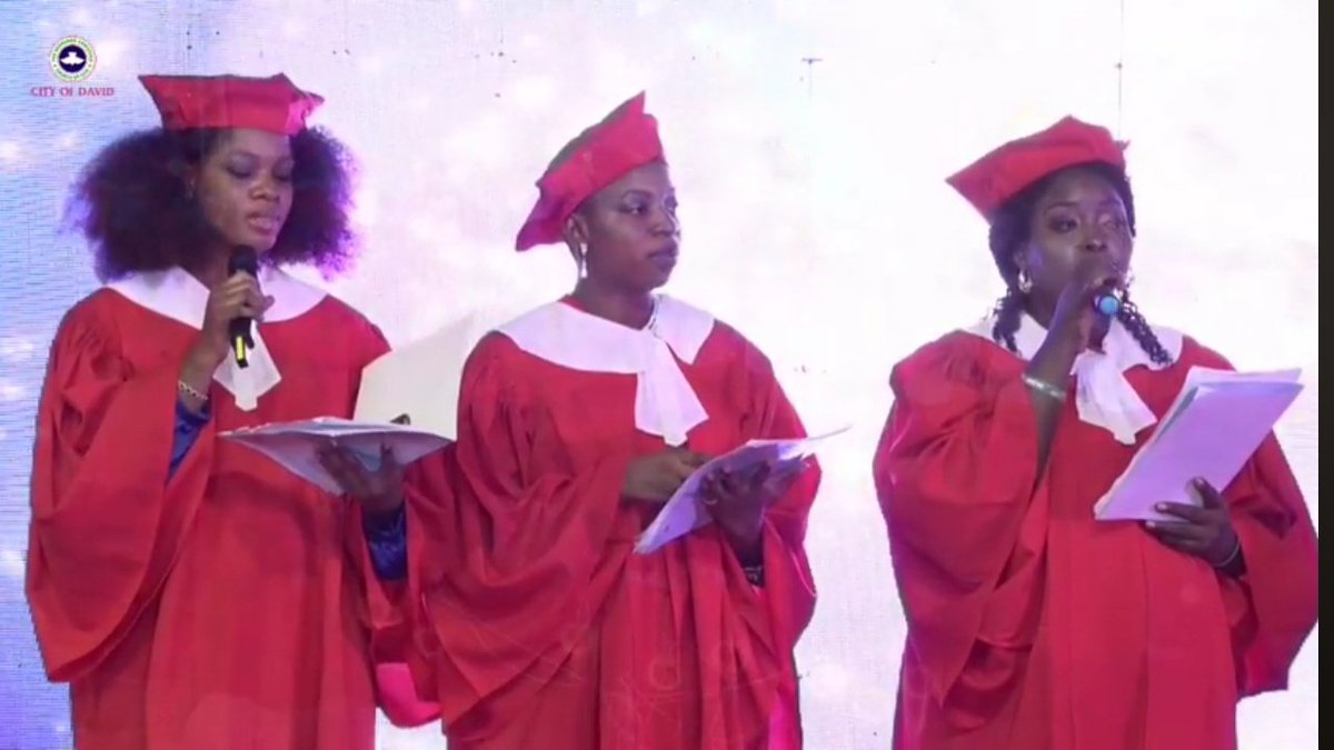 RCCGCityofDavid's tweet photo. We end 2022 #CODChristmas Concert themed #HeavenOnEarth with Hallelujah Chorus ๐ค๐
๐๐ฅฐ๐โค
Rendered by #CODClassicalChoir
#CODChristmas
#CODCarol https://t.co/UYEk75nMqc