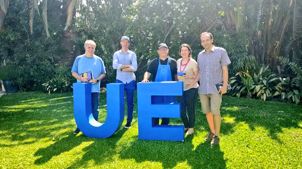 LauMafud's tweet photo. Gracias @AmadorSanchezUE por la invitación para celebrar el cierre de año con @embasadores. Y gracias @JCCERUTTI @VeroCapece por la generosidad de siempre y por incentivar estos hermosos y nutritivos encuentros. Que sea un feliz 2023 :) https://t.co/5nJVjsFxgT