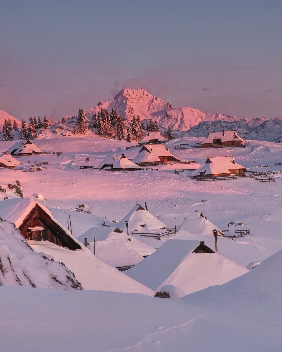 Velika Planina 😍😍😍

Photo by 📸 <a href="/gregor/">Greg Balch</a>.raicevic
