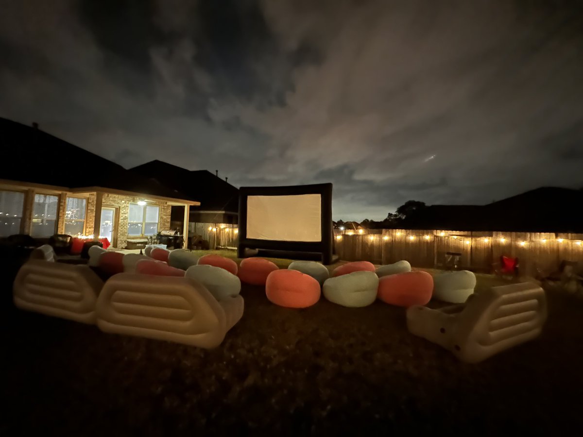 Backyardvibes__'s tweet image. The coolest entertainment for a 15th year old birthday party 🙌🏼🎉

#atascocitatx #humbletx #Houstontx #kingwoodtx #conroetx #huntsvilletx #cypresstx #springtx #htown #katytx #sugarlandtx #texas #outdoormovie #outdoormovienight #outdoortheater #outdoormovienight #fyp #splendoratx