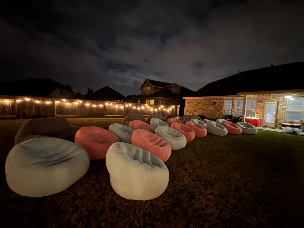 Backyardvibes__'s tweet image. The coolest entertainment for a 15th year old birthday party 🙌🏼🎉

#atascocitatx #humbletx #Houstontx #kingwoodtx #conroetx #huntsvilletx #cypresstx #springtx #htown #katytx #sugarlandtx #texas #outdoormovie #outdoormovienight #outdoortheater #outdoormovienight #fyp #splendoratx