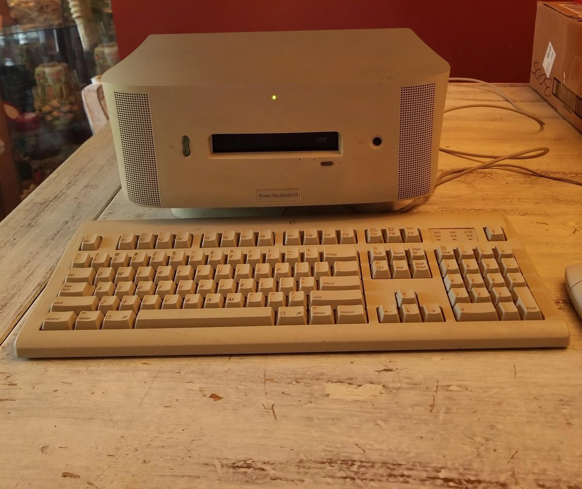 apple_strange's tweet photo. In late 1998, trying to lure schools on a less expensive Mac than the “Molar Mac”, Apple introduce this headless Power Macintosh G3 with a moderate success. You can see it now as the father of the Mac mini. https://t.co/vKbgZyQy3o