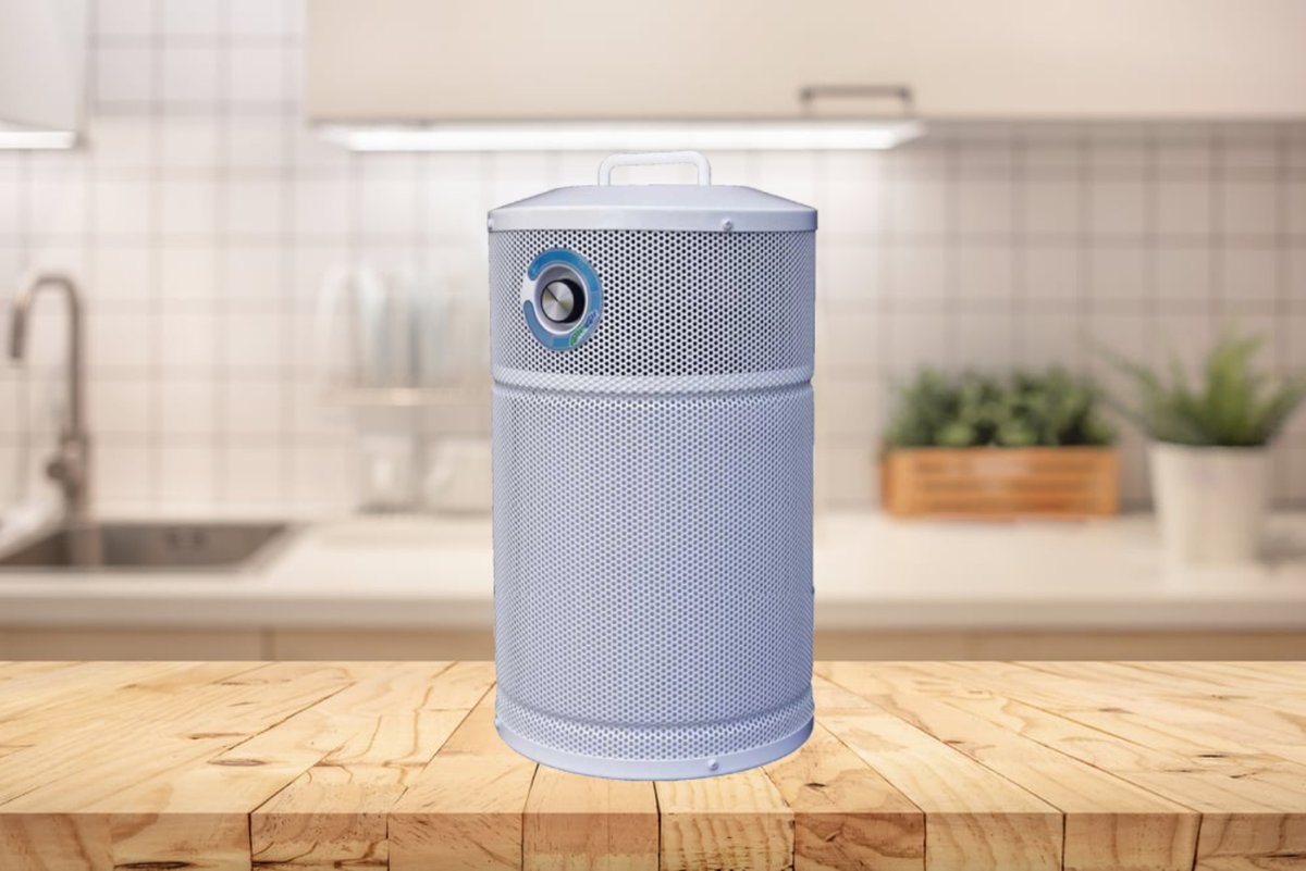 The ideal solution for #Kitchen cooking smells. The AirMed 1 Supreme #AirPurifier. Good for 640 Sq Ft, comes with Pre-Filter, Super HEPA Filter, and 7 lb Activated Carbon Filter. #KitchenAirPurifier allerair.com/products/airme…