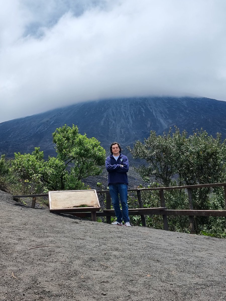EdduinArrue's tweet photo. Durante el viaje aprenderás a aprovechar el tiempo, valorarás tus oportunidades y descubrirás quienes son tus verdaderos amigos.

Frase @edduinarrue Productora @antiguapicture 

#volcan #guatemala #antiguapicture #landscape #nature #photographer #photography #adventurer #poetist https://t.co/bpL11Kev76