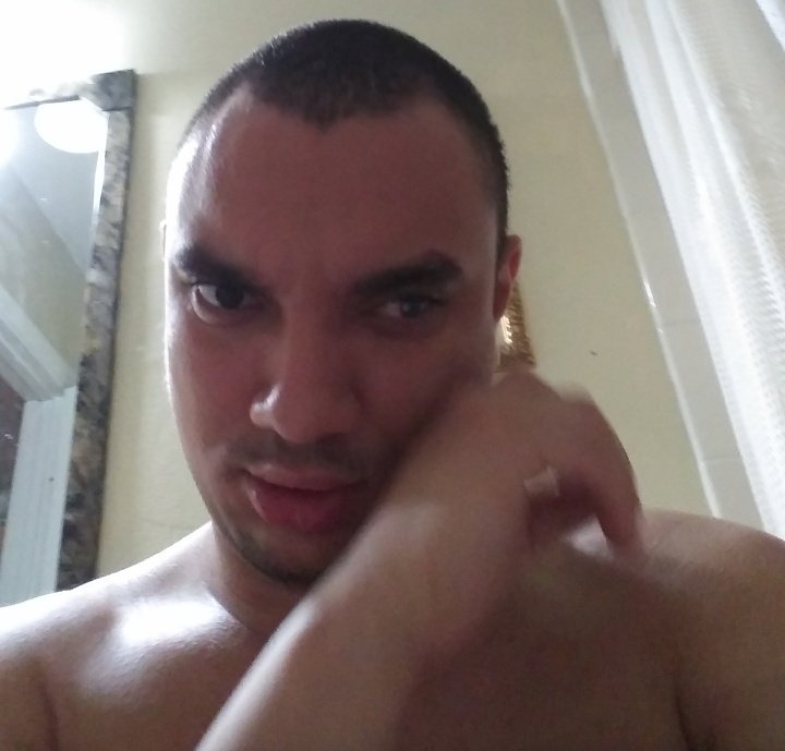 im0101010's tweet photo. i love 0101010 ! #omg66 https://t.co/Uosxq2TIxK