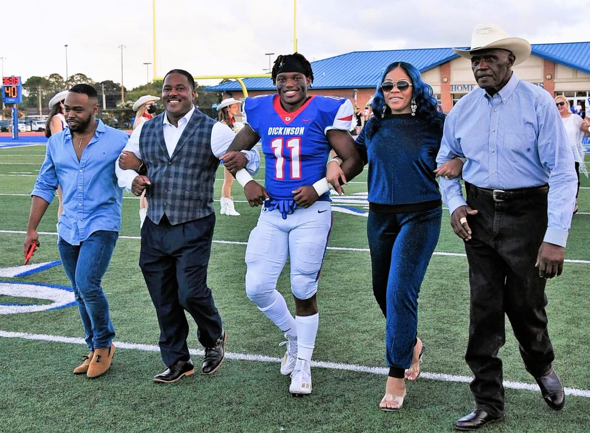 Congratulations to Dickinson Gators linebacker Kaleb Walker who was selected 1st team to the 24-6A all-district team!

<a href="/DickinsonClub/">Dickinson Booster Club</a> <a href="/DickinsonFB/">DHSGatorFB</a>