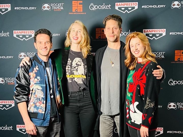 maggiethebard's tweet photo. I like these people a lot…

So fun running into some of the RE crew last night. Thank you @itscompelling &amp; @RocketPandaEN for a wonderful time &amp; @minomiyabi for our wonderful portraits!

Everything was just…WONDERFUL ♥️🎄🎅🏻 ♥️ 

#residentevil #residentevilvillage #scmholiday https://t.co/ysgCRotFly