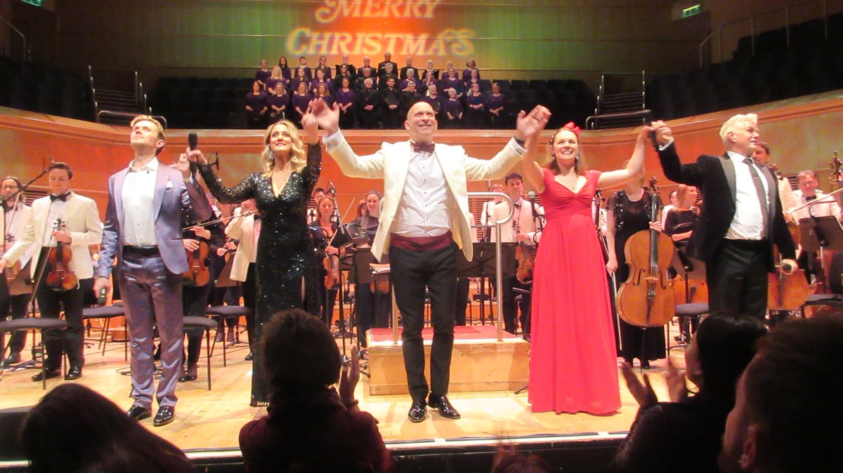 GregorDickson's tweet photo. So wonderful to have 'A West End Christmas' return @GCHalls after three years! Thankyou @West_End_Int @gina_beck @alice_fearn @robhouchen #ScottDavies @MichaelEngland7 @RSNO @CityGlasgowChor for a superb afternoon. You're in for a treat this week @Sage_Gateshead @RoyalNottingham! https://t.co/oNxO5yPscf
