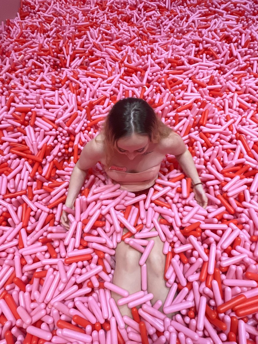 AlliGxx's tweet photo. It’s starting to look a lot like PINKmas💕❄️ https://t.co/OQjNbw4dW1