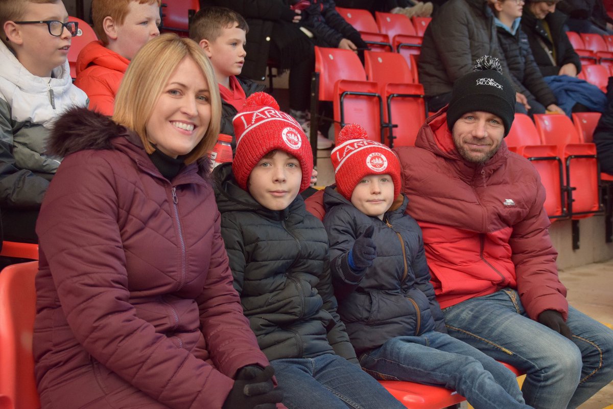 larnefc's tweet photo. A limited number of 𝗳𝗿𝗲𝗲 𝗨𝟭𝟭 𝘁𝗶𝗰𝗸𝗲𝘁𝘀 remain available for our Boxing Day game, courtesy of @allykerrfinance and @kennybpb 🆓

Use code 𝗟𝗙𝗖𝟮𝟬𝟬 to activate 🎅⚽️

🎟️ https://t.co/paNsOLKAkA

#WeAreLarne #BringOneMore https://t.co/wnY2CEd8pf