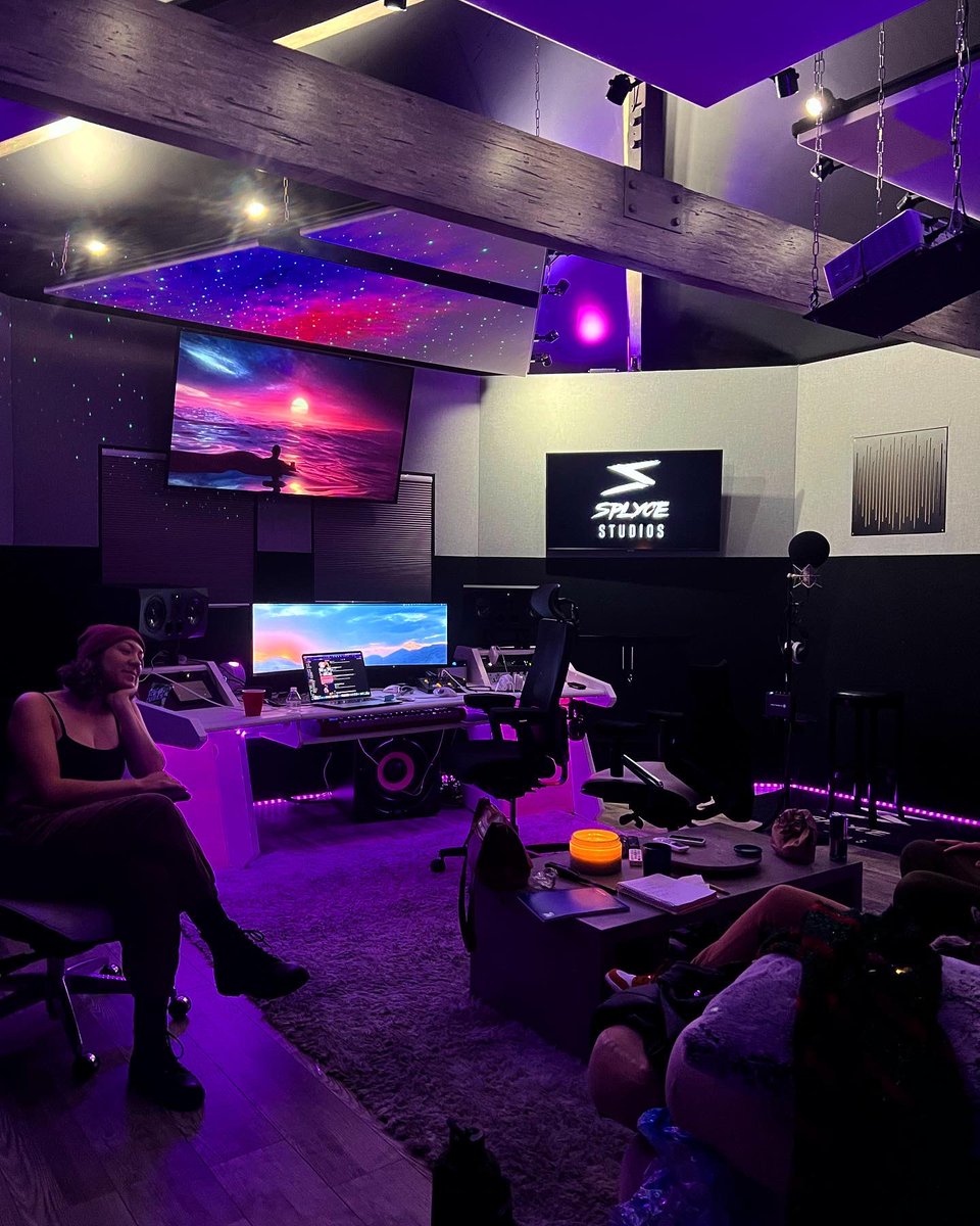 shakeandbakeee_'s tweet photo. Yesterday ✨ https://t.co/5K7jg8iHL6