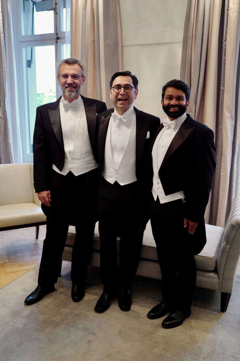 SanjeevRanade's tweet photo. What an incredible week filled with science, friends and heroes! Congrats again @ardemp and @DJuliusSF and all of the laureates!! https://t.co/oyPkwjUyqt