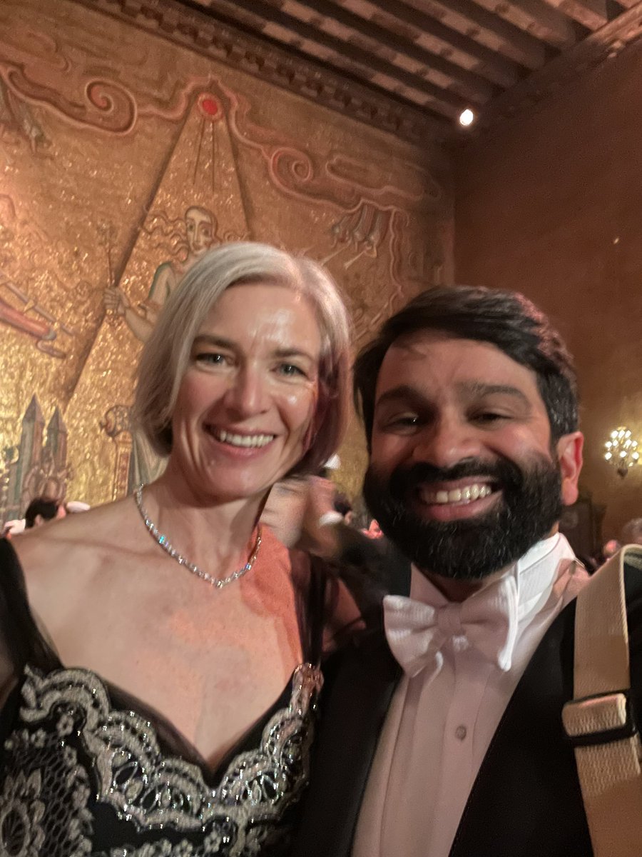 SanjeevRanade's tweet photo. What an incredible week filled with science, friends and heroes! Congrats again @ardemp and @DJuliusSF and all of the laureates!! https://t.co/oyPkwjUyqt