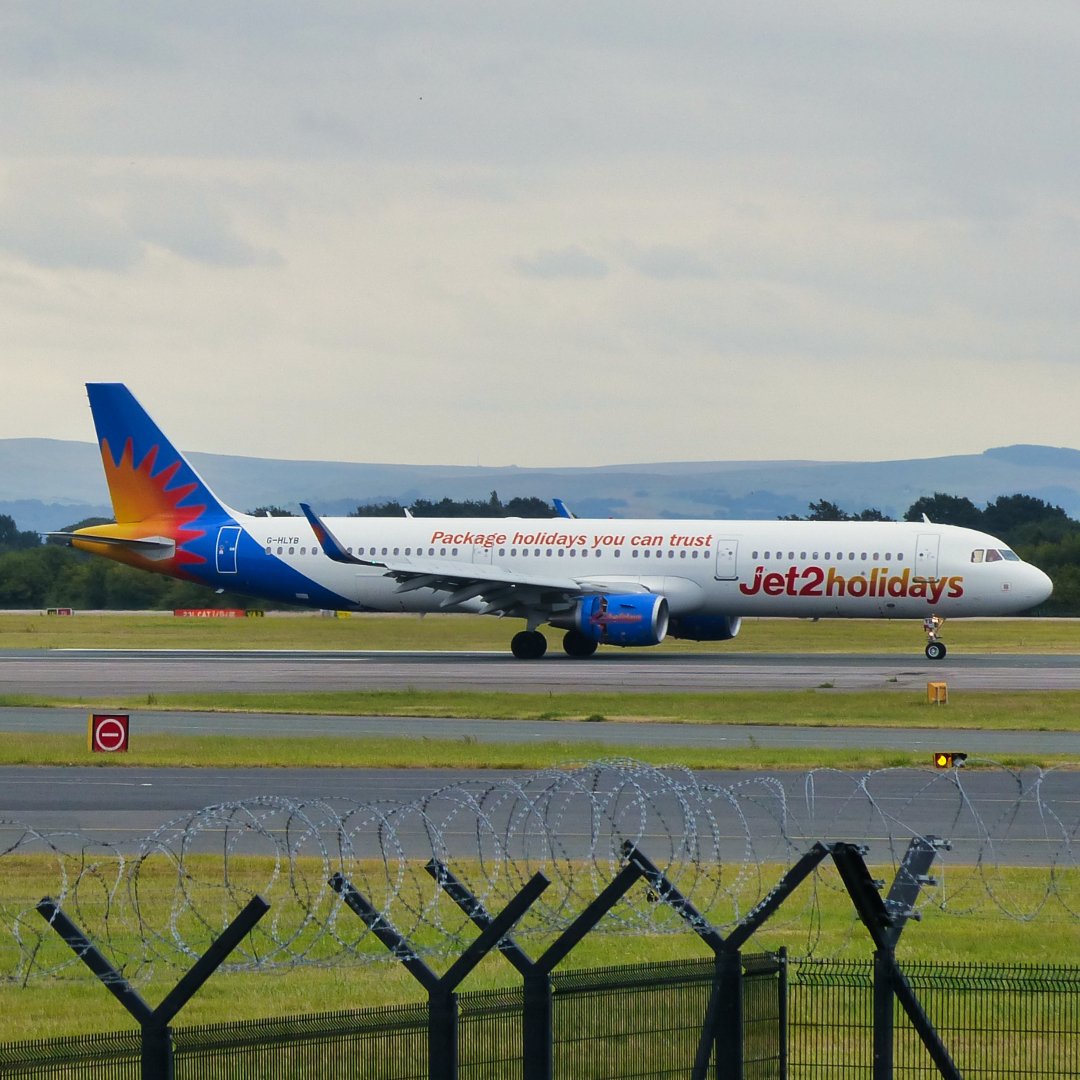 Michaelflying28's tweet photo. Jet2 Airbus A321-200 G-HLYB arriving at Manchester Airport from Palma de Mallorca Airport 23.7.22.
#jet2 #jet2holidays #jet2pics #jet2view #airbus #airbuslovers #a320family #a321lovers #a321 #a321200 #airbusa321 #airbusa321200 #airbusa321 #airbusa321200 #321ceo https://t.co/3Ygi3JEZ3e
