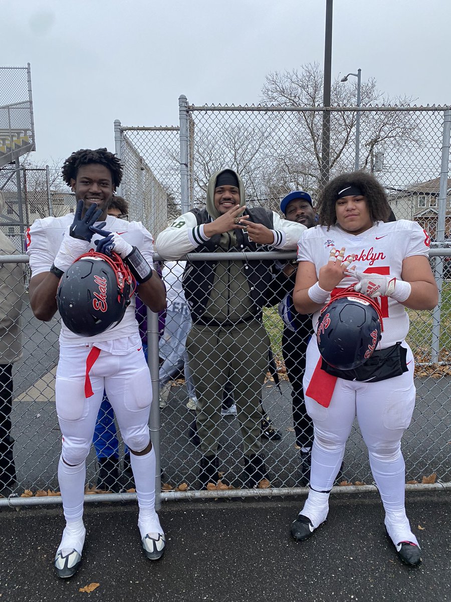Coach_D_Ford's tweet photo. Its ring season welcome to the club Youngin’s 💍💍💍

I’m proud of y’all 💯💪🏾 https://t.co/KHQp9CLS7U
