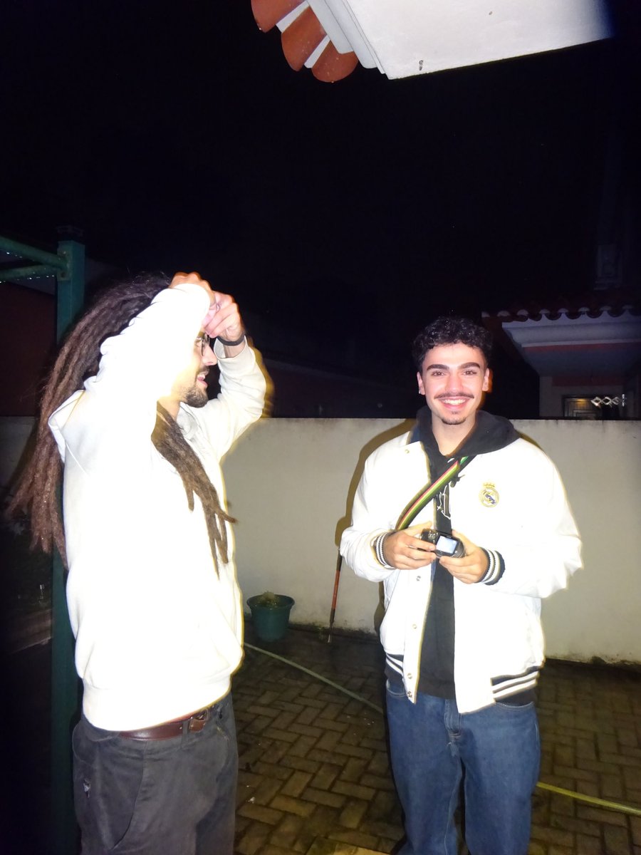 mano serrote tweet media