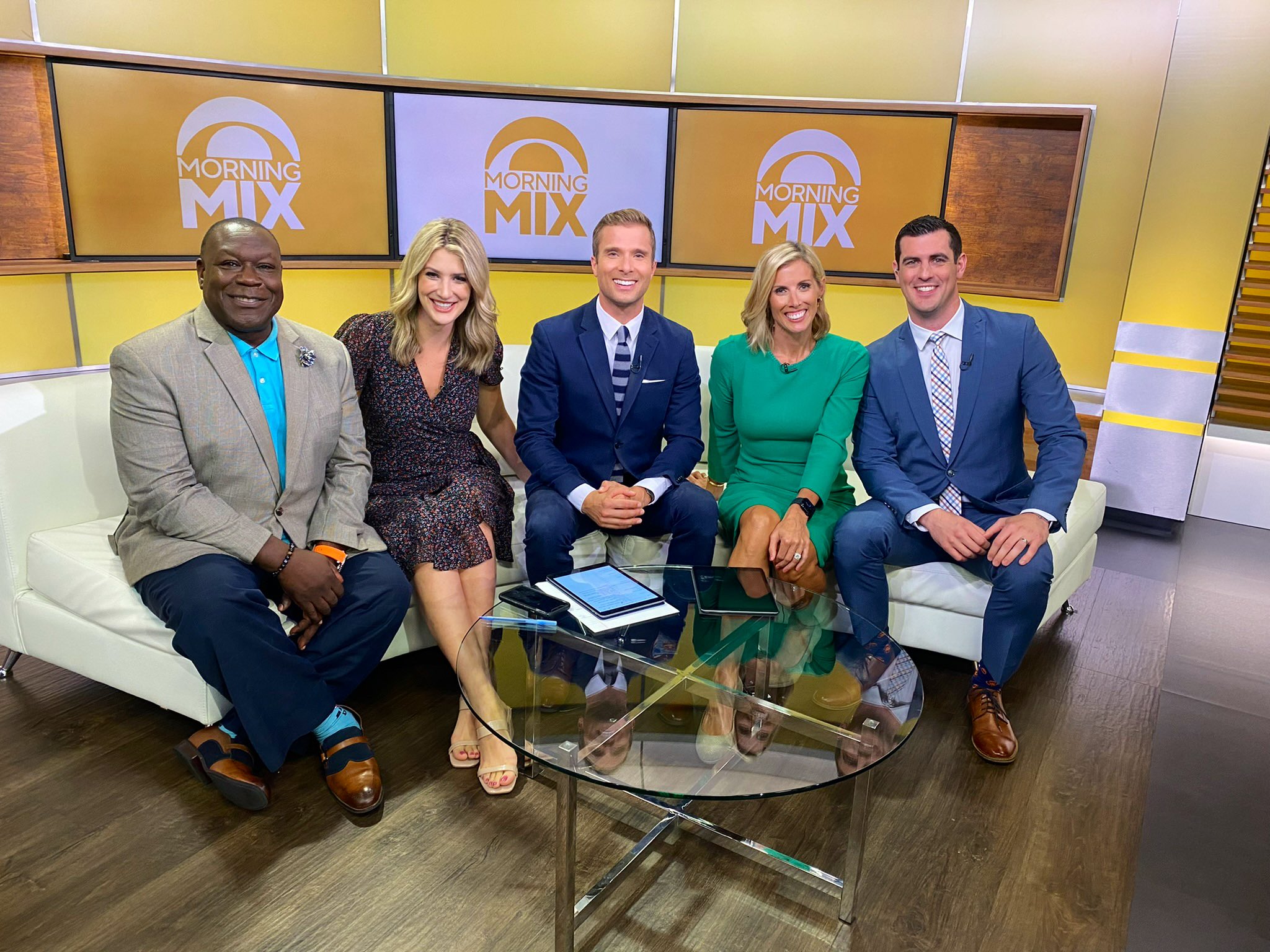 Wbz Morning News Team - 9e2aino
