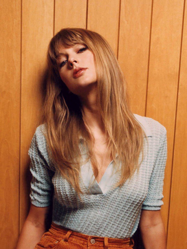 PopCrave's tweet photo. .@TaylorSwift13 becomes the first artist in Spotify history to have nine albums each with over 2 billion streams. https://t.co/t7MrLVOPTs