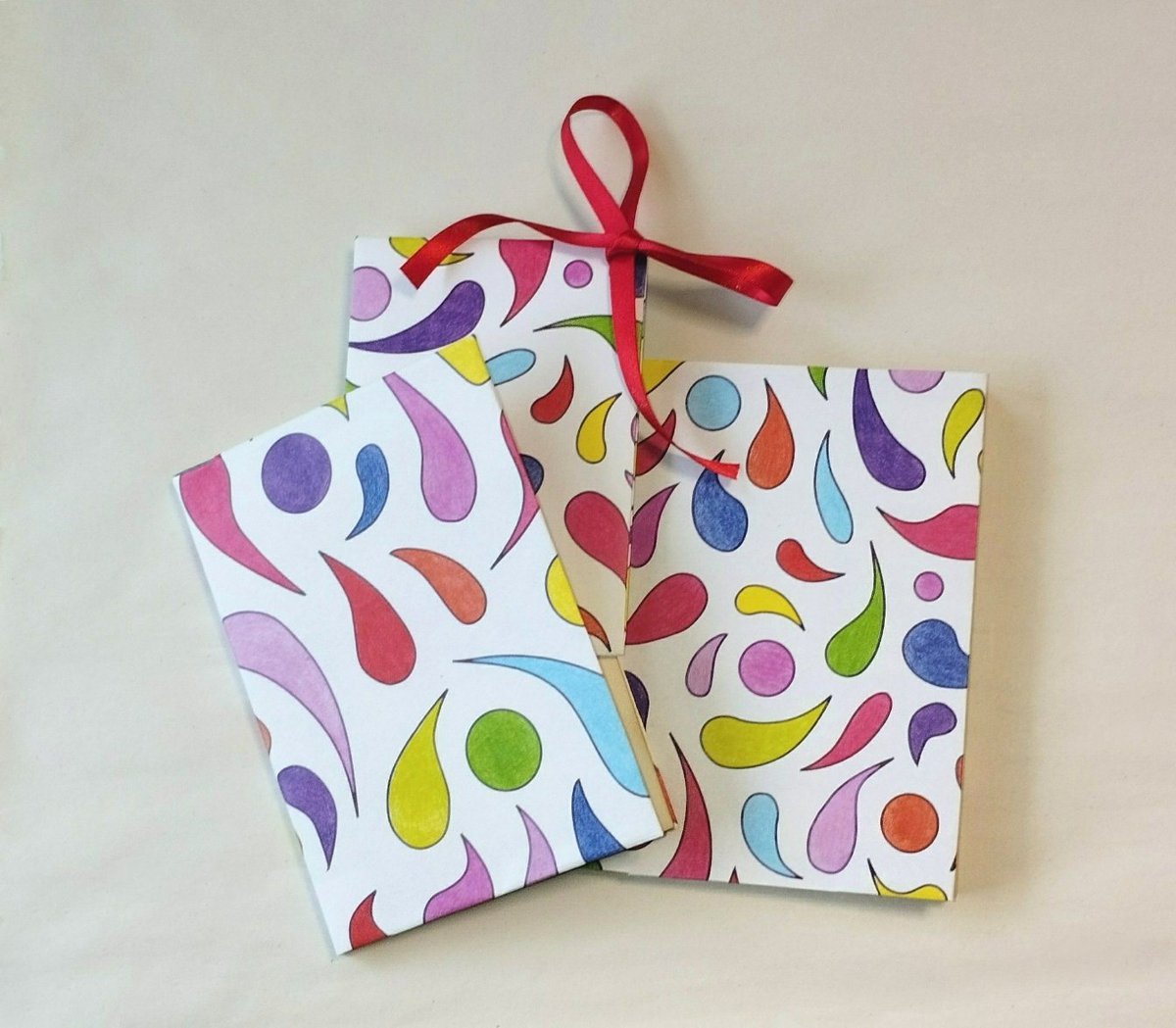 ImSensuali's tweet photo. #NewCovers #OldBooksNewCovers #Envelopes #HandmadeEnvelopes #DIYEnvelope
I'm done with the first step, and now I see what the time is, hm, quite late, but as tomorrow I have workshops in the afternoon, I might try to go on Facebook as well.
π https://t.co/tweNcVPoA9 https://t.co/jXjKRzhefn