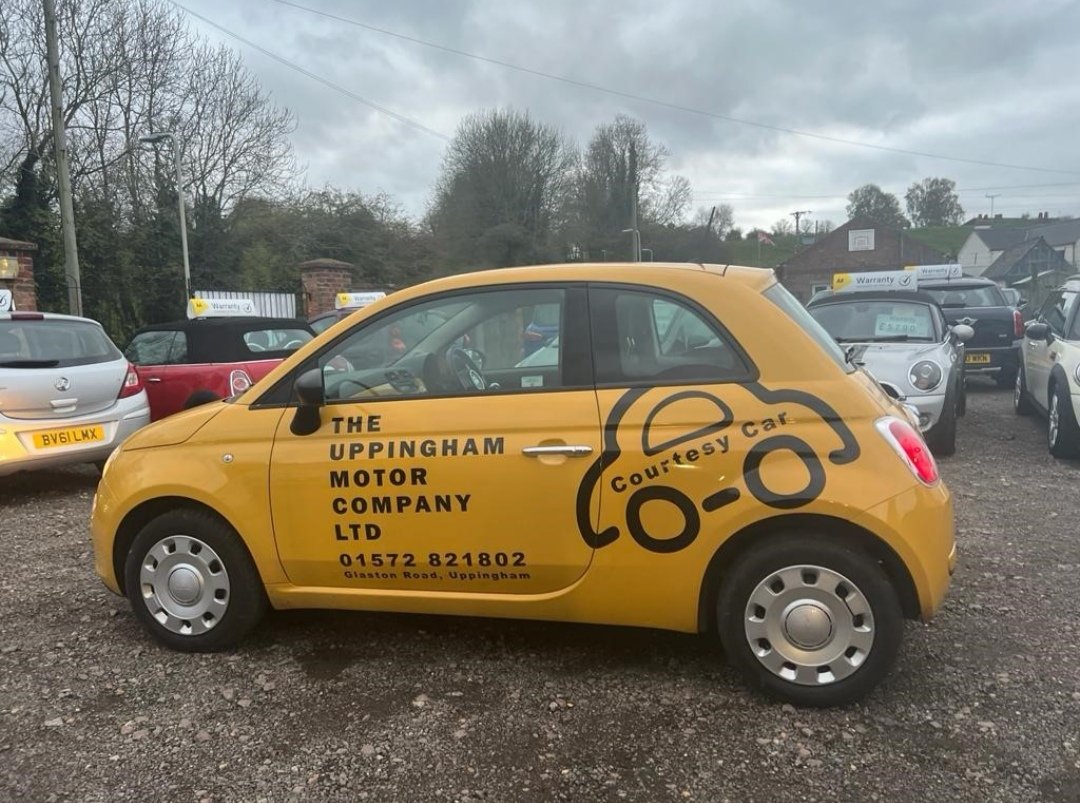 RutStamSound's tweet photo. Listen on Monday morning from 7 till 9 for a chance to WIN a full car service worth up to ยฃ250 from @UppinghamMotor
Plus #SleepstoSanta with @Copthill at 7.30 and 8.30am with @knightsofoakham and a Santa update at 7.15 with @wellandvaleGI
#rutland #stamford #radio #robpersani https://t.co/nGVjUz0IED