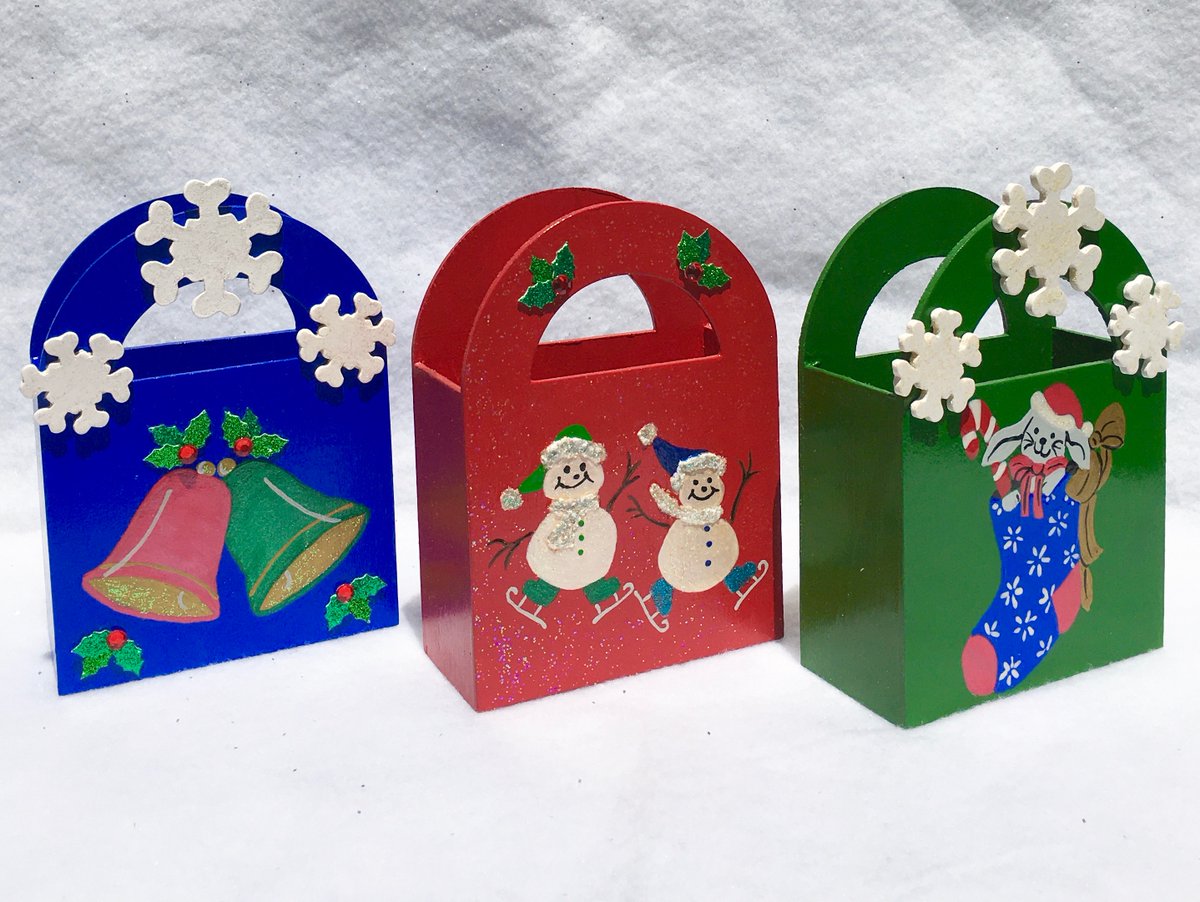 ipaintitpretty's tweet photo. Reusable gift boxes https://t.co/zT21inECgu #reusablegiftboxes #holidaygiftboxes #Christmas #TMTinsta #christmasgiftboxes #smallgiftboxes https://t.co/FuEJfZnJOz