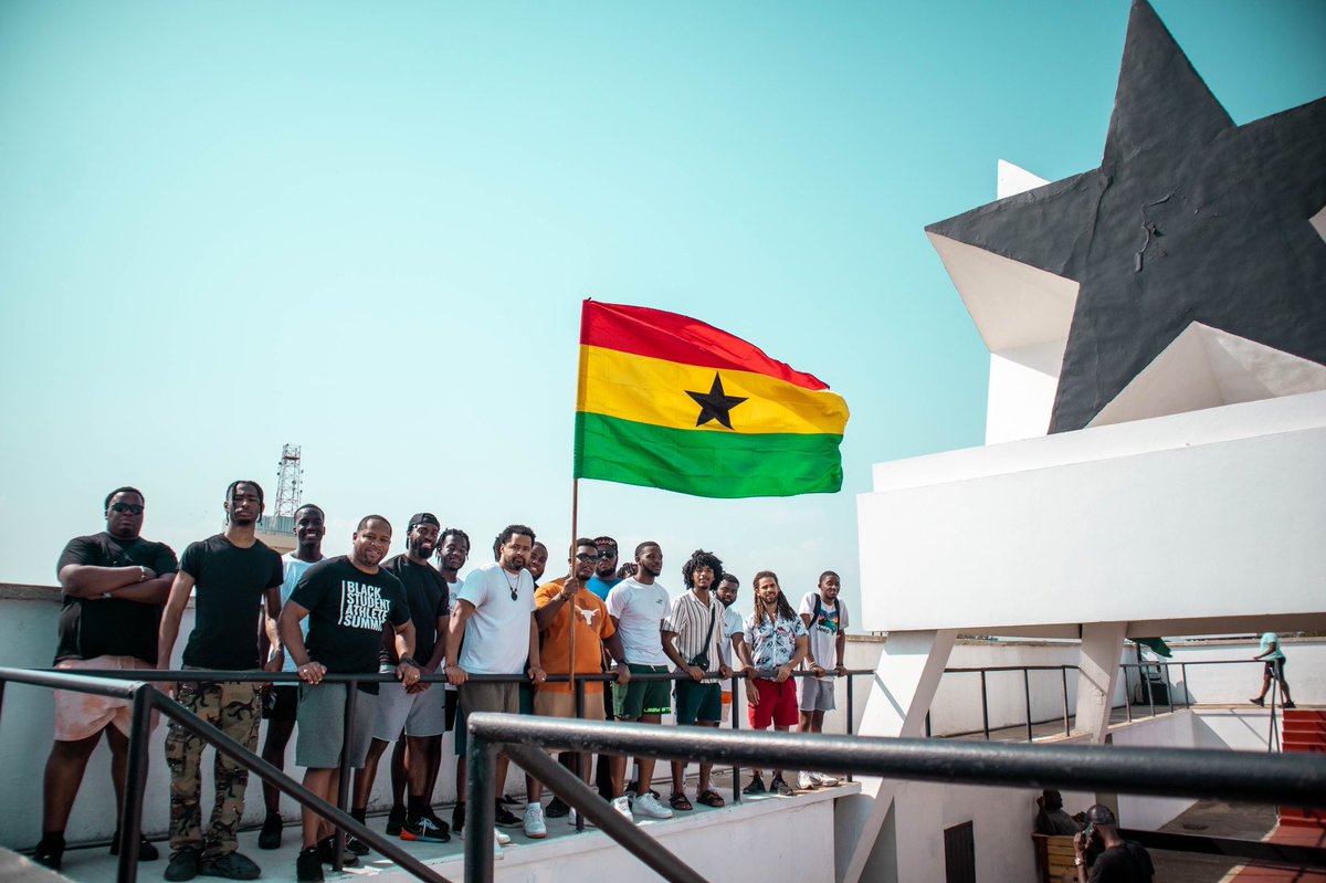 worldwalker85's tweet photo. I dreamed Of traveling to West Africa as a boy. Last year I finally made it happen….This year I brought a group of #blackmen from the @HSweattCenter @UT_DDCE @UTAustin. Gotta love the full circle moments. #Ghana #worldwalker https://t.co/MAZaigYKIC