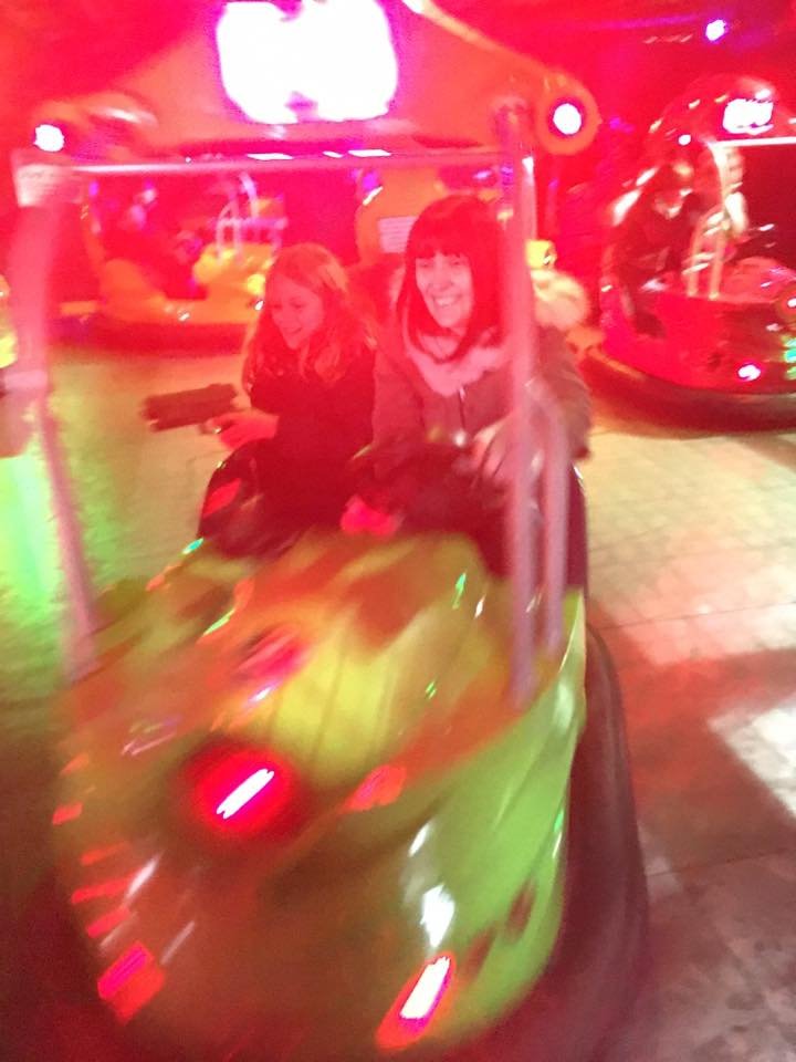 hauntedmagazine's tweet photo. #OnThisDay #ChristmasFlashback December 12th 2016 when Hollie & Amber met Santa at @gulliversfun & I found out the missis was a Dodgems Demon. https://t.co/4zRLQS0A6I