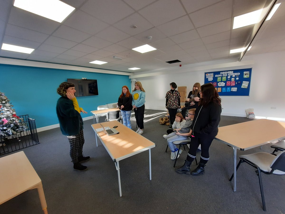 WcdYoung's tweet photo. Our young carers attended a #WellArty session today, organised by #youngcarersacademy . "I really like it when we have sessions where I can expresses myself. And I've made a new friend" 
@CarersCic @CreduCarers @CarersTrustWal @ConwyCBC https://t.co/Kxxs9eEUfX