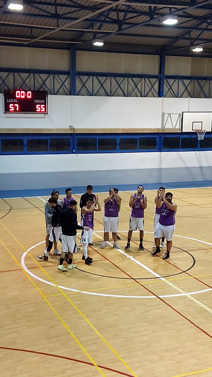 PorcunaCB's tweet photo. Victoria de nuestro Senior frente al CB Jaen. 
#porcunacb #arteiberico #fabjaen #ligaprovincial #jaen https://t.co/msRjzH3P8Y