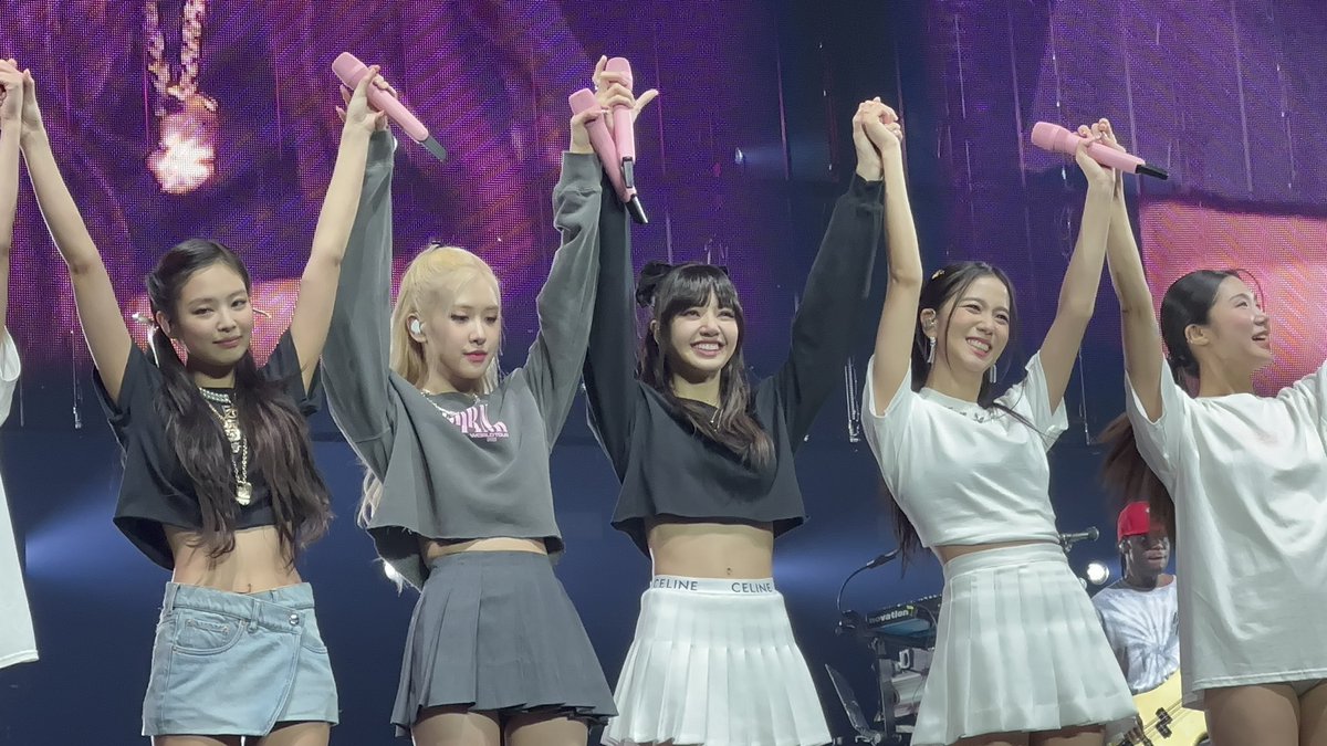LISA EUROPE 💫 SAW LISA IN PARIS tweet media
