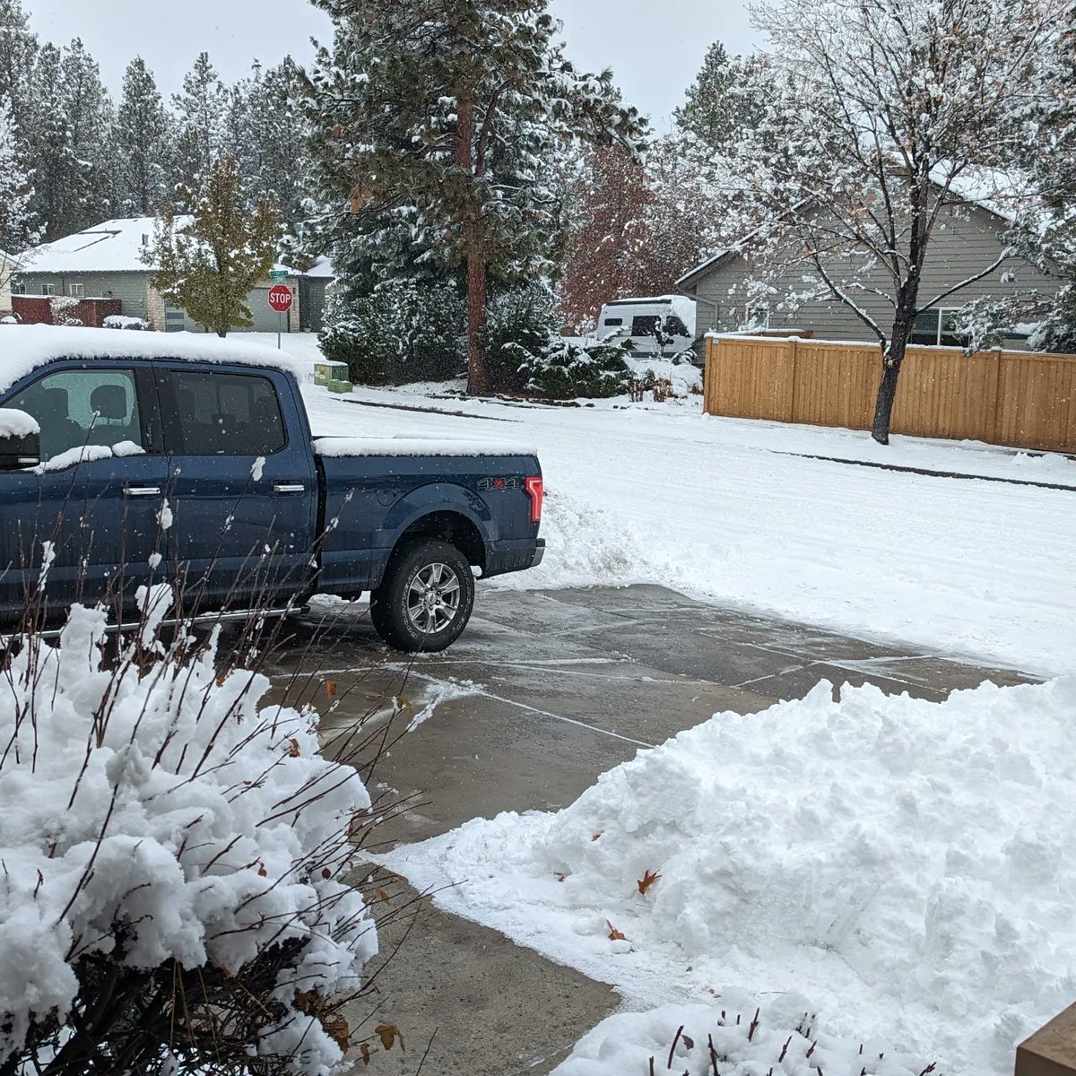 brancenwright's tweet photo. Shoveling snow https://t.co/V2GQWiaHkJ