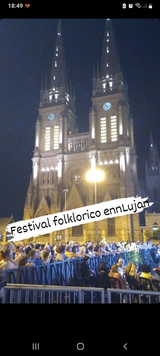 motreras's tweet photo. Lujan hermosa noche en la ciudad con alma de pueblo" tu ciudad" @LucianoPereyra  con el ultimo chalchalero #panchofigueroa https://t.co/uDMFEZZm8F