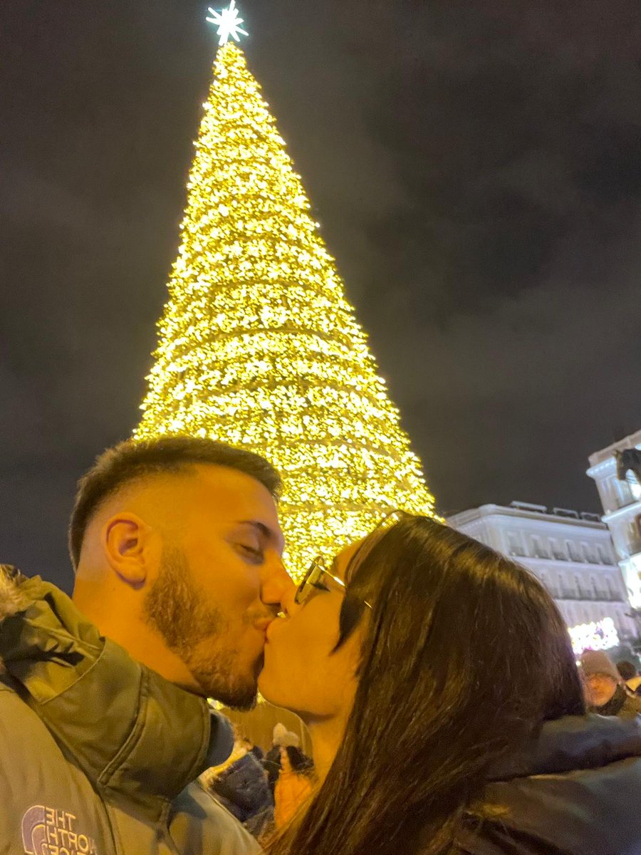 _criis_19's tweet photo. Mi lugar favorito y detras madrid 💗🌟
@rodri_emy https://t.co/G95xPxUiqf