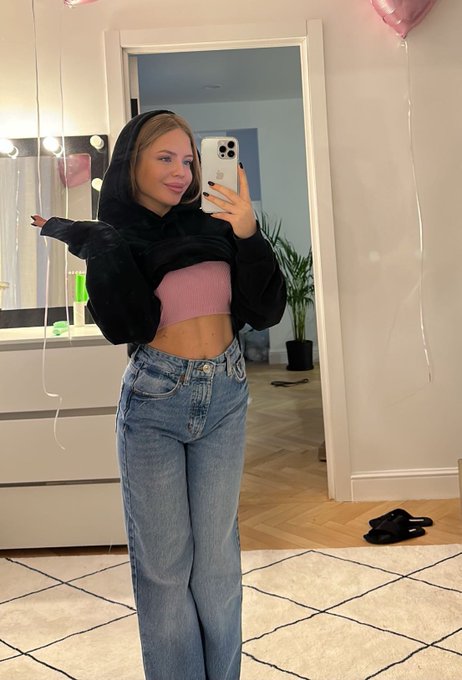 Fit in my old jeans https://t.co/SIkRrZ9x4J