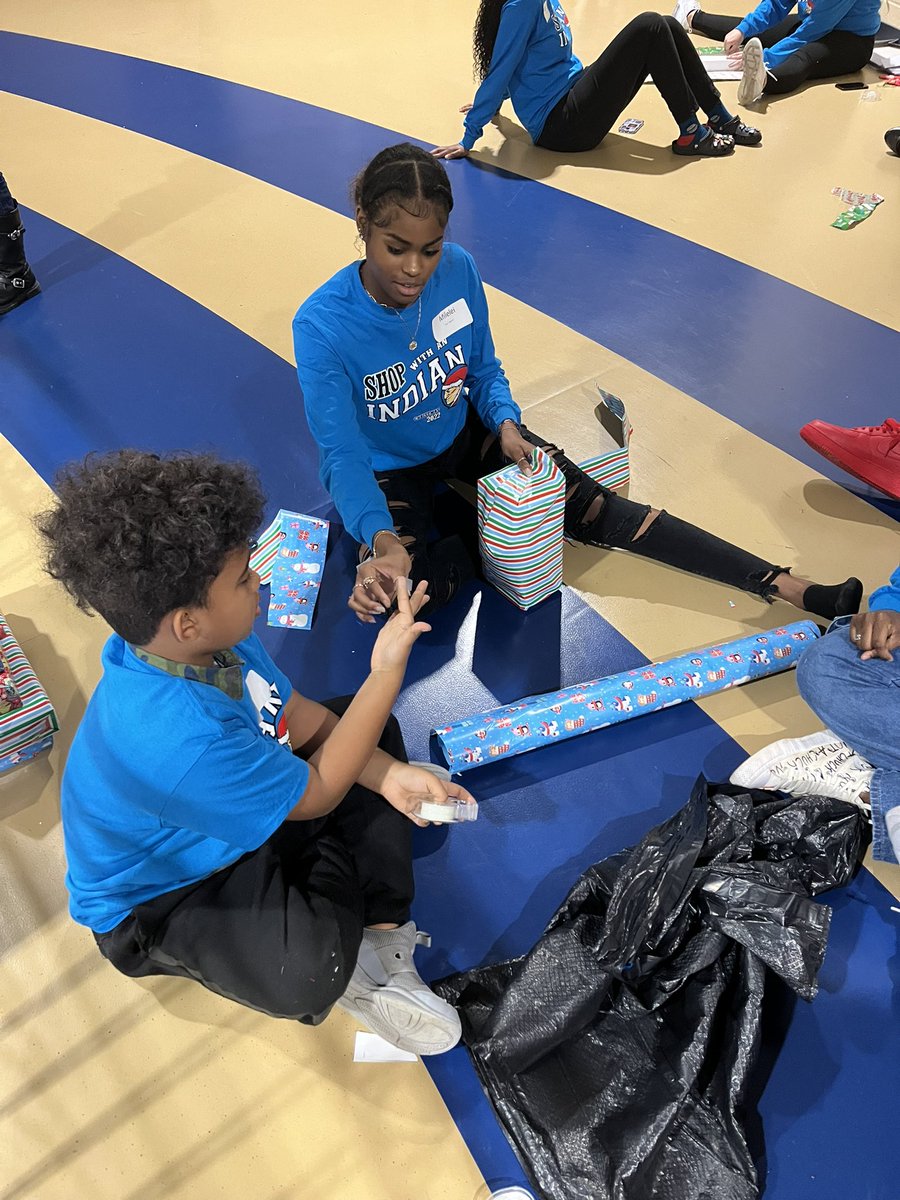 2022 #SWAI was the most exciting way for our Cubs to kick-off the Holiday Season! Thank you <a href="/BarbBeyke/">Barb</a> for having <a href="/Comptoncubs/">Compton Elementary</a>! My heart was warmed when hearing our students talk about purchasing gifts for others on their Christmas list💙 #MakeAnImpact