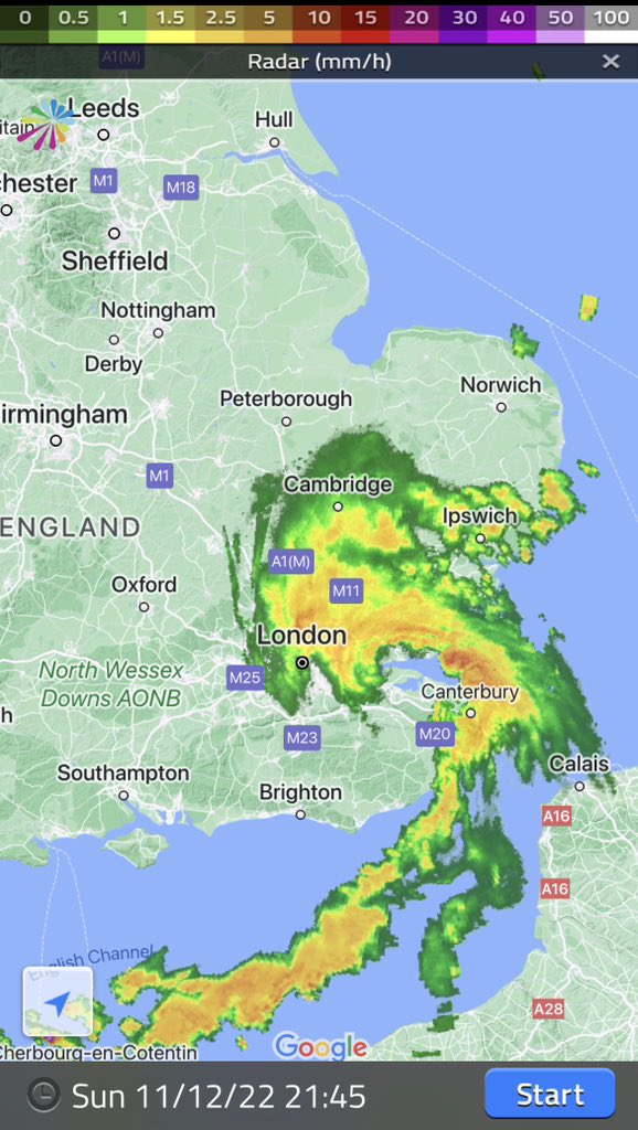 UKWX_'s tweet photo. Pi-pi-pivot! Snow risk extending into Cambridge and Luton, Bedford and Northampton next? Progressing inland. ❄️ https://t.co/r4XqucZoCp