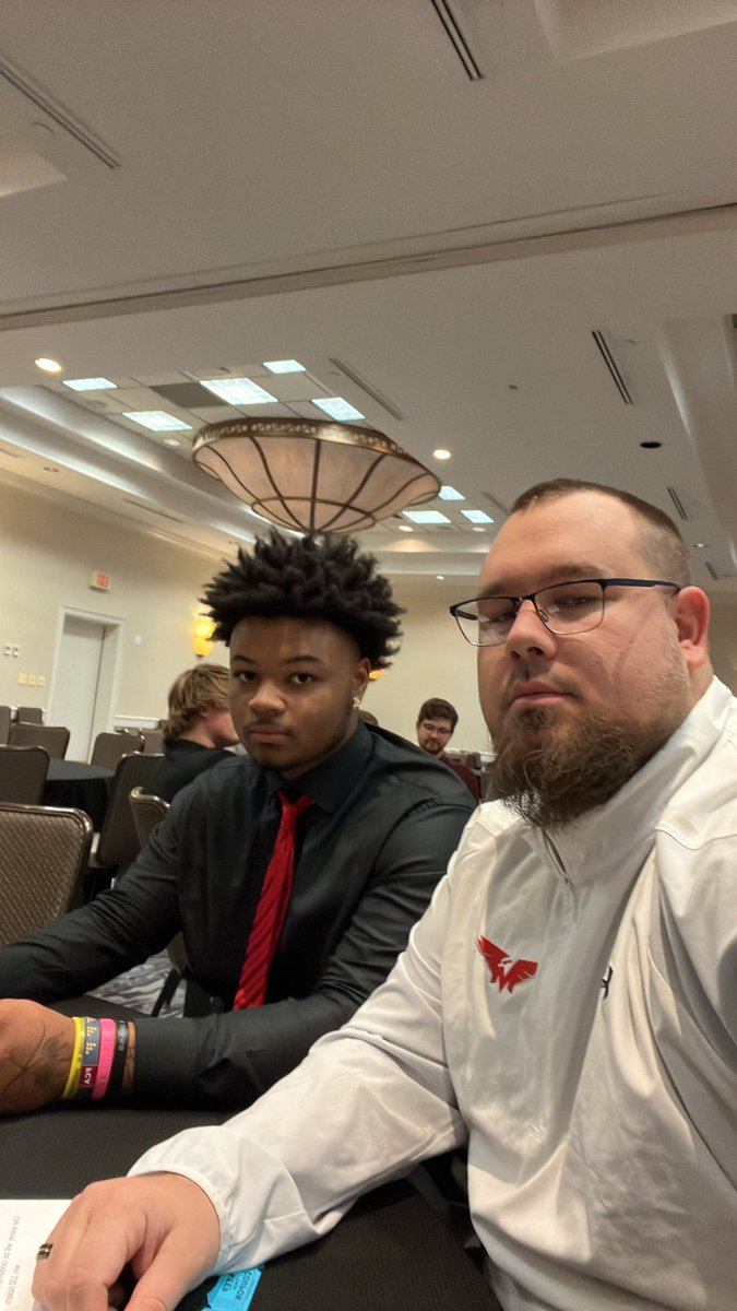 _MasonSledge's tweet photo. Here with Defensive line of the year candidate @LaneyKemari @SCSportsReport #FridayNightLightsCLT https://t.co/0o4HtLCkoq