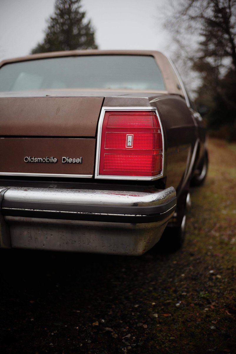 thedisturbed007's tweet photo. My friend is the caretaker of the Delta 88 while I figure out a time to go get it. He decided to take it out &amp; get some pictures of it, I hate how good he made this turd look. 
#oldsmobile #delta88 #diesel #bbody #v8 https://t.co/QGk4oc9ij6