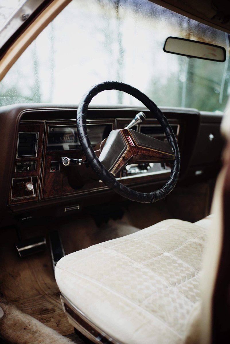 thedisturbed007's tweet photo. My friend is the caretaker of the Delta 88 while I figure out a time to go get it. He decided to take it out &amp; get some pictures of it, I hate how good he made this turd look. 
#oldsmobile #delta88 #diesel #bbody #v8 https://t.co/QGk4oc9ij6
