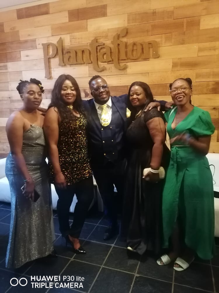 GotoraLoveness's tweet photo. A fundraising dinner in South Africa which had the Interim National Treasure David Coltard as the Guest of honor. #ZanuPfMustGo paint South Africa Yellow and encourage every Zimbabwean to go and register to vote https://t.co/BPlVeMLImp