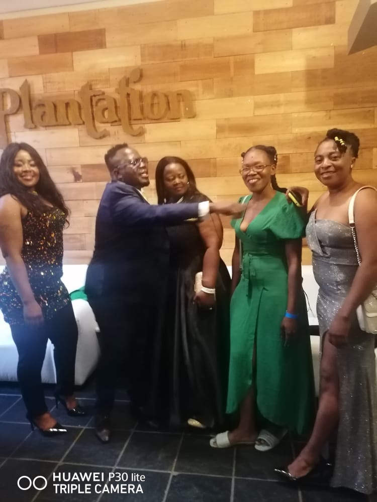 GotoraLoveness's tweet photo. A fundraising dinner in South Africa which had the Interim National Treasure David Coltard as the Guest of honor. #ZanuPfMustGo paint South Africa Yellow and encourage every Zimbabwean to go and register to vote https://t.co/BPlVeMLImp