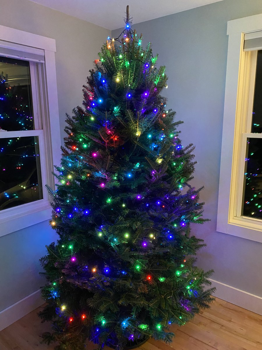 MeteoroloJess's tweet photo. Fa la la la la ❤️💚 https://t.co/3JhajbAl4d