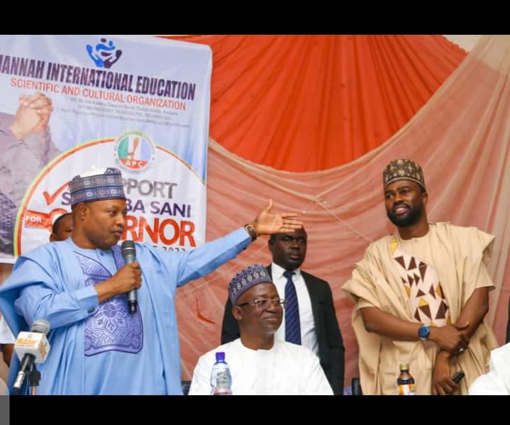 MuazuBashirIsa1's tweet photo. The incoming Governor mal. @ubasanius introducing
 #the_political_star.
#the_ray_of_life
Hon. @RayyanHussein.

Me: if you are truly looking for a man who knows the road and you didn't go directly to @RayyanHussein, especially in Kaduna south, my brother you missed the road. https://t.co/z1QHnQHZA9