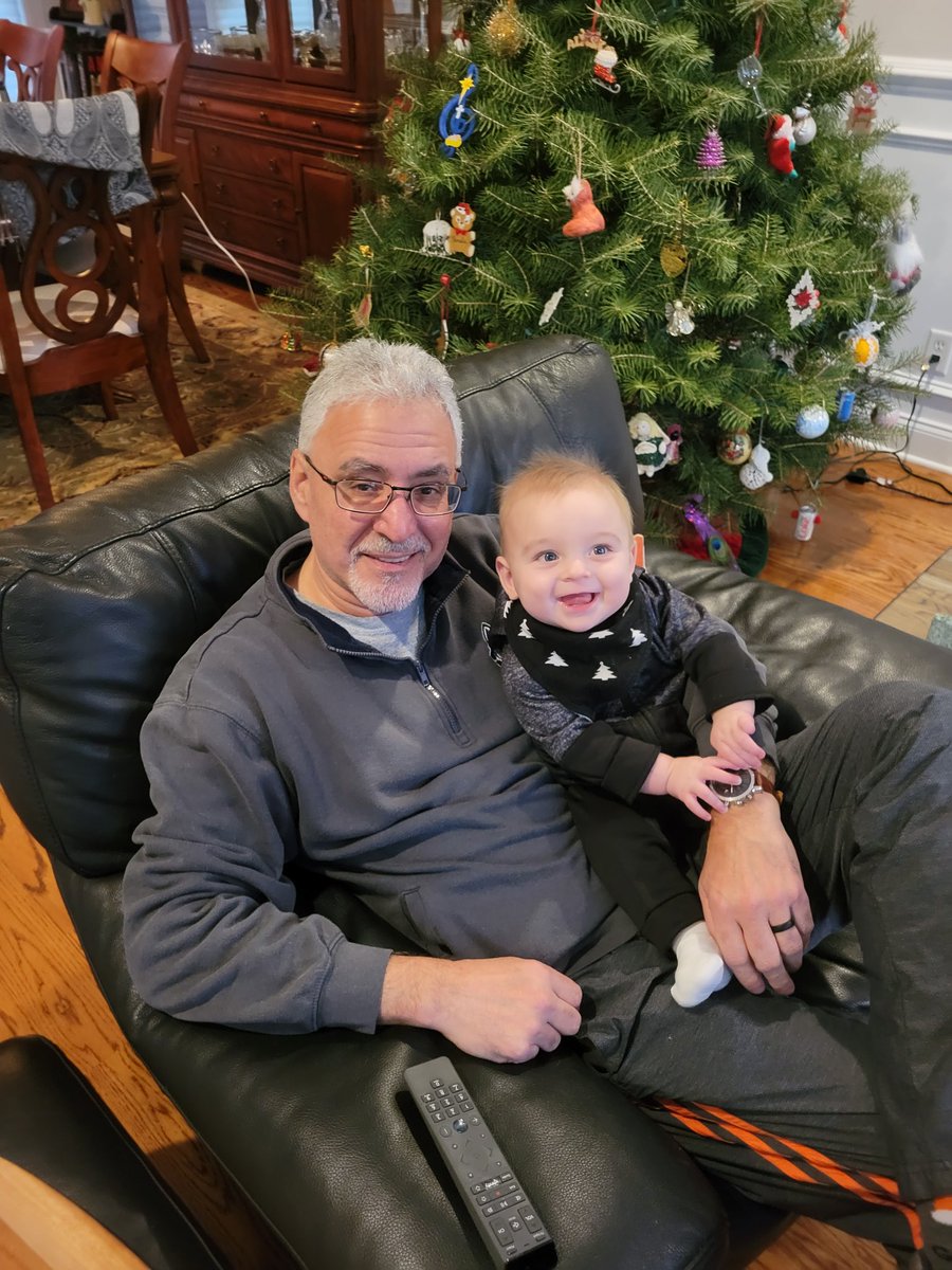 pfioretti's tweet photo. Happy birthday POP we l9ve you! @wbaladyknicks https://t.co/nkND18e41Q