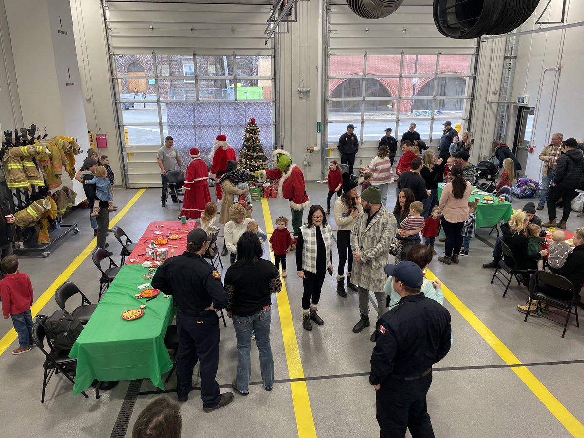 GilbertMacInty2's tweet photo. Kids Christmas party https://t.co/JoepBWgmKH