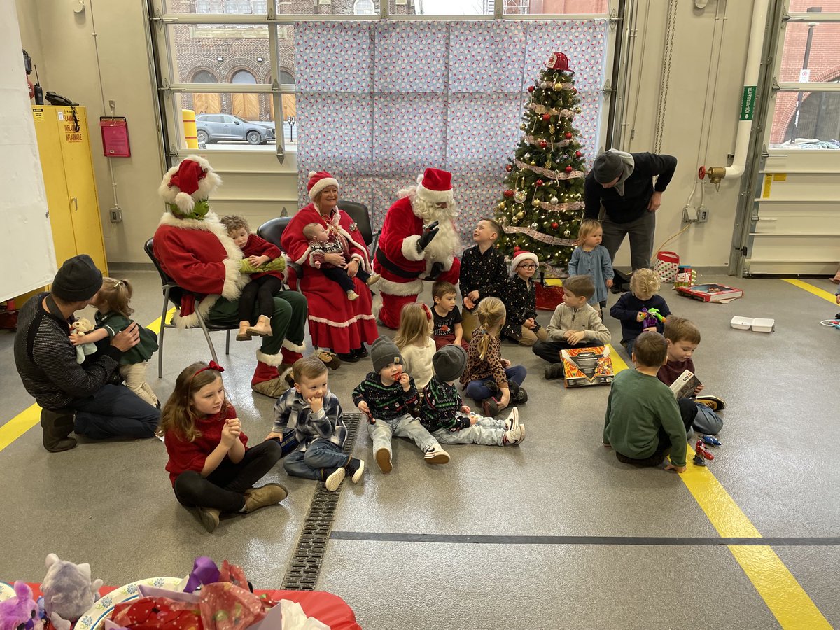 GilbertMacInty2's tweet photo. Kids Christmas party https://t.co/JoepBWgmKH